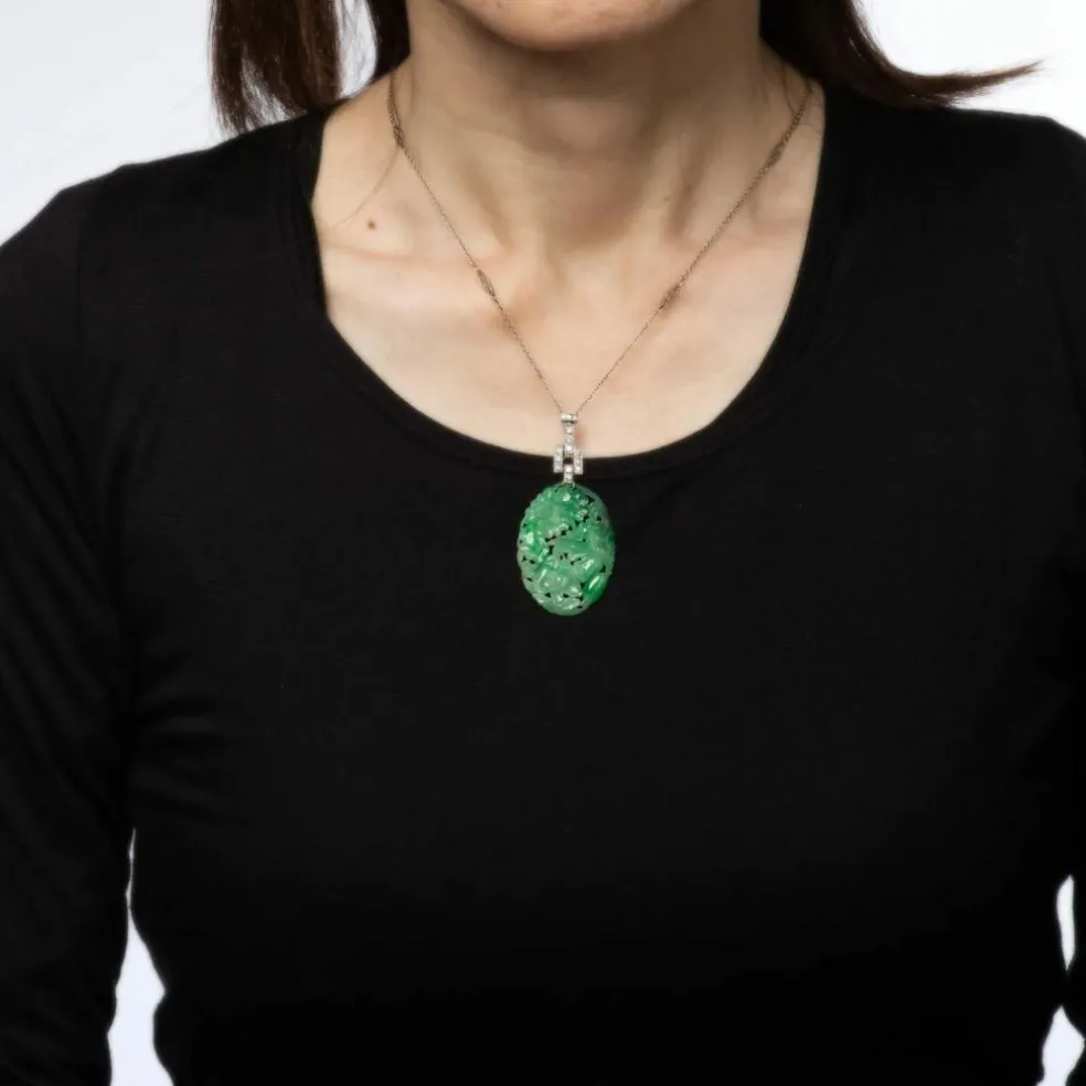 Collier Art Déco Vintage en Jade Sculpté avec Diamants et Or Platine Fleurs 16"