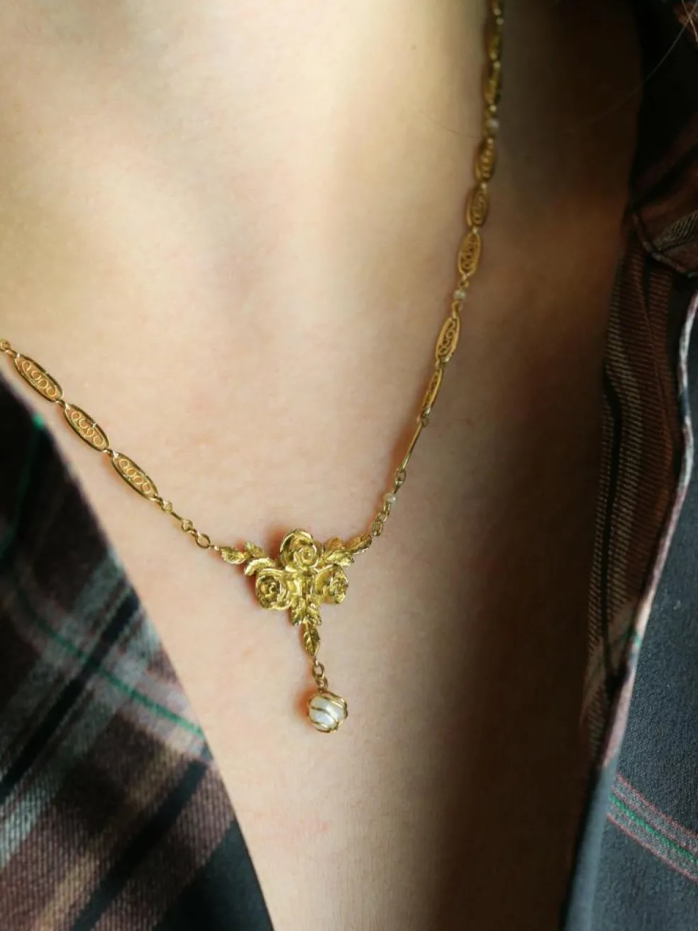 Collier Art Nouveau maille filigrane or jaune perles fines