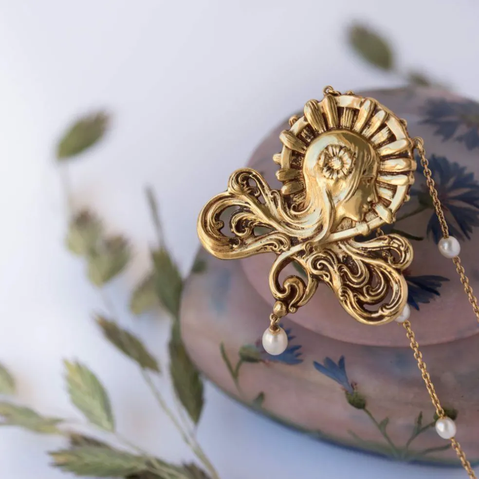 Collier Art nouveau motif femme et Perles