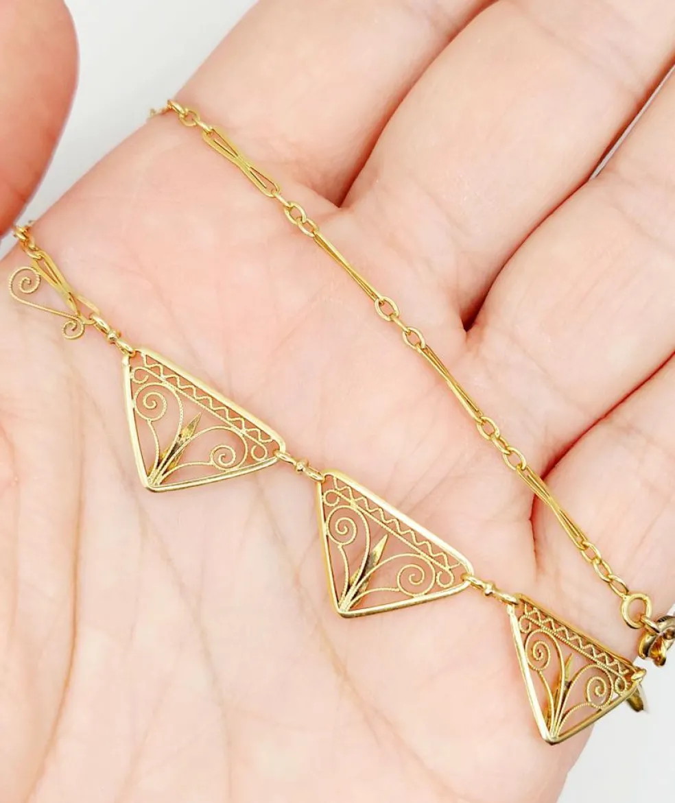 Collier Art Nouveau or jaune, motifs filigranés finement travaillés (circa 1910)
