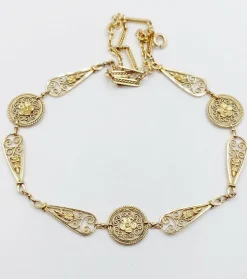 Collier Art Nouveau or jaune motifs filigranés et fleuris (circa 1910)