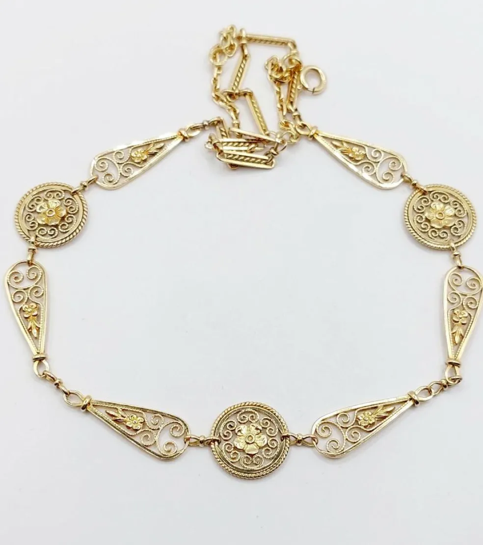 Collier Art Nouveau or jaune motifs filigranés et fleuris (circa 1910)