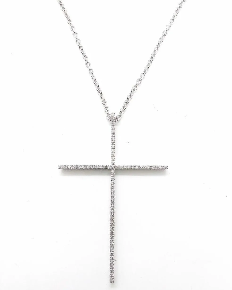 collier avec croix et diamants