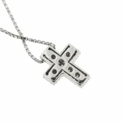 Collier avec croix et diamants