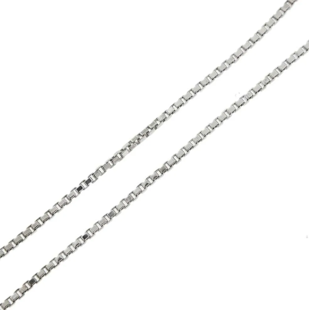 Collier avec croix et diamants