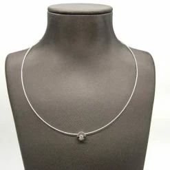 Collier avec diamant solitaire de 0,12 ct
