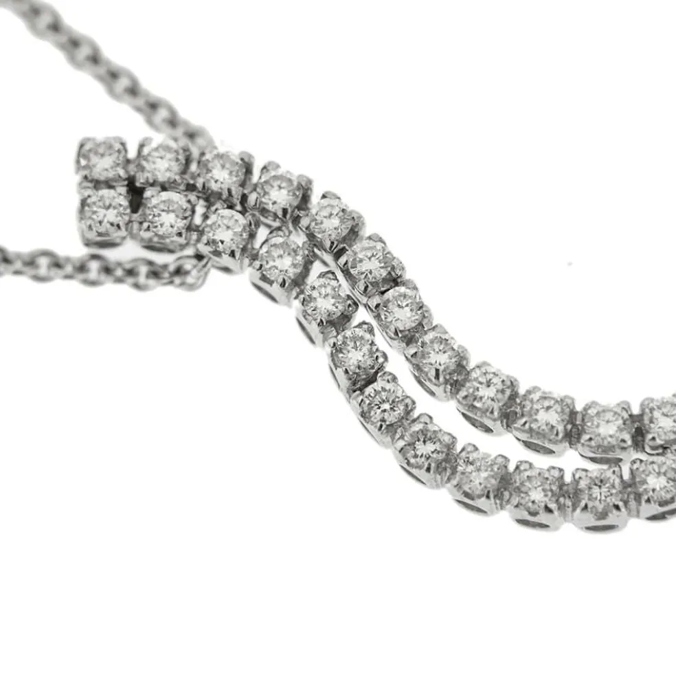 Collier avec pendentif et diamants