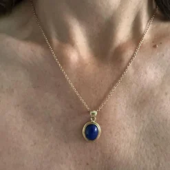 Collier avec pendentif lapis-lazuli