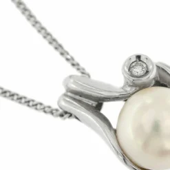 Collier avec perle et diamant