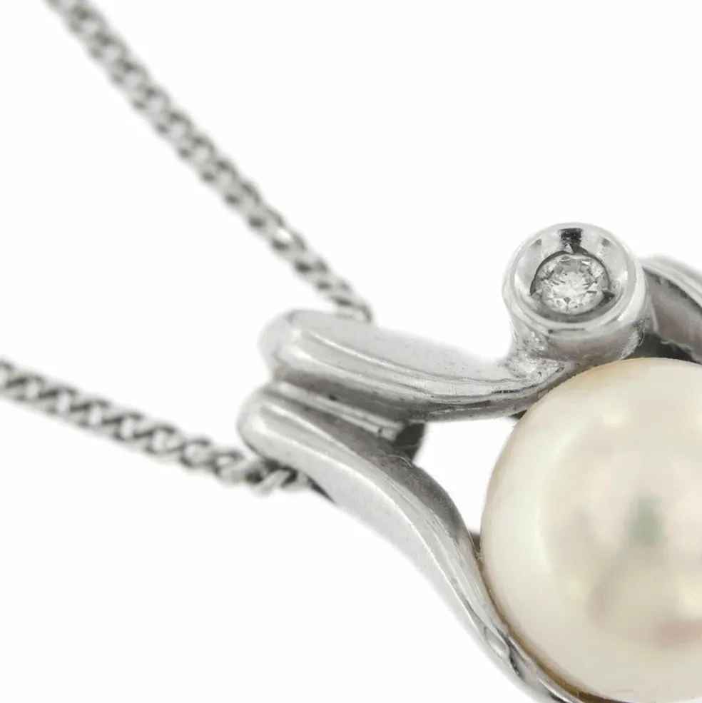 Collier avec perle et diamant