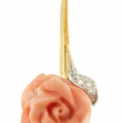 Collier avec rose corail et diamants