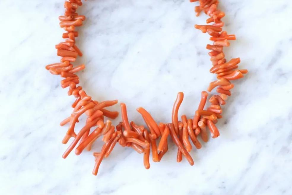 Collier branche corail fermoir or rose
