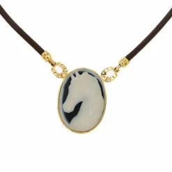 Collier camée