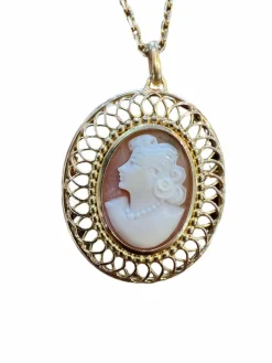 Collier Camée en or jaune