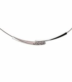 Collier câble or blanc et trilogie de diamants