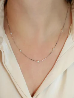 Collier chaîne vintage or blanc perles