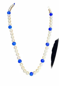 Collier Chocker 59 Perles de culture Akoya et Lapis Lazuli fermoir or 50 Cm