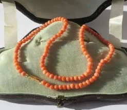 Collier choker 19e siècle corail or rose