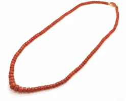 Collier corail Aka et Sardaigne avec fermeture dorée