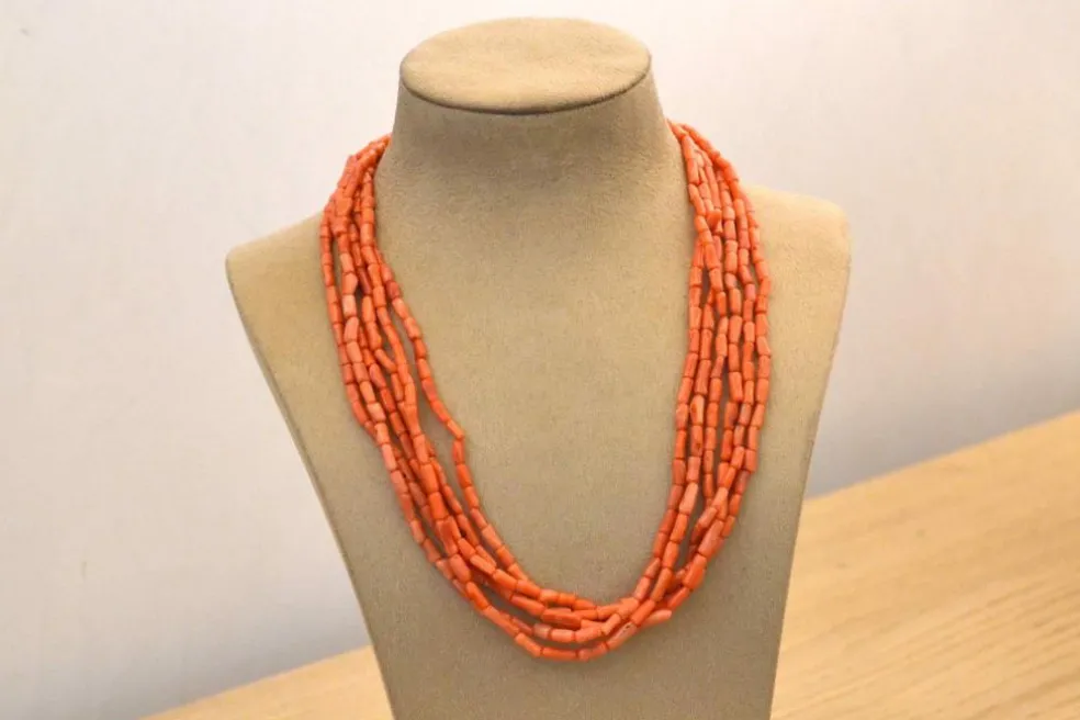 Collier corail et fermoir en argent