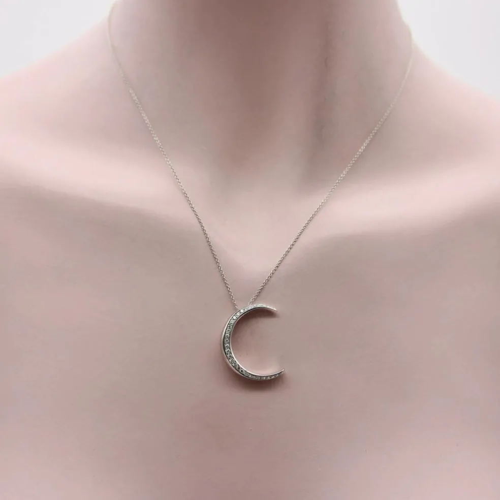Collier croissant de lune en or blanc 18 carats