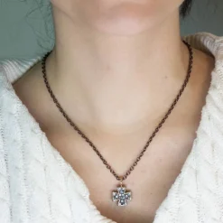Collier croix de topazes