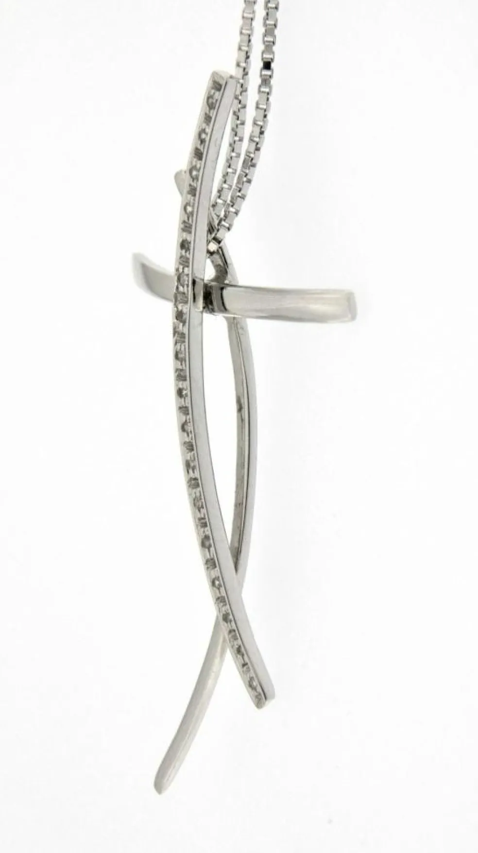 Collier croix et diamants