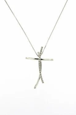Collier croix et diamants