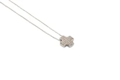 Collier crucifix en or blanc pavé diamants