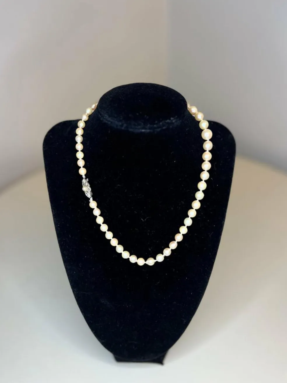 Collier de 51 perles de culture, fermoir argent