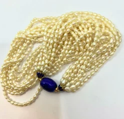 Collier de 10 rangs de perles de culture BIWA, fermoir en or 18 carats émaillé