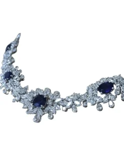Collier de cocktail diamants et saphirs Ceylon or blanc