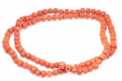 Collier de corail avec des perles