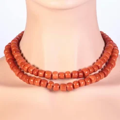 Collier de corail avec des perles