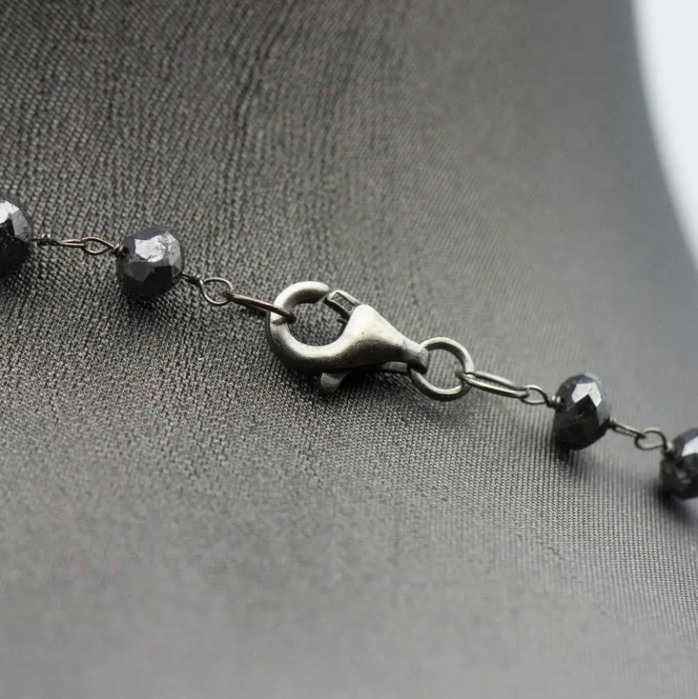 Collier de diamants noirs