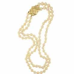 Collier de perles à deux rangs