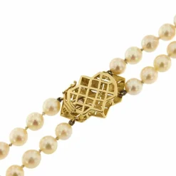 Collier de perles à deux rangs