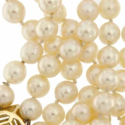 Collier de perles à deux rangs