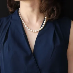 Collier de perles de culture baroque et son fermoir ancien