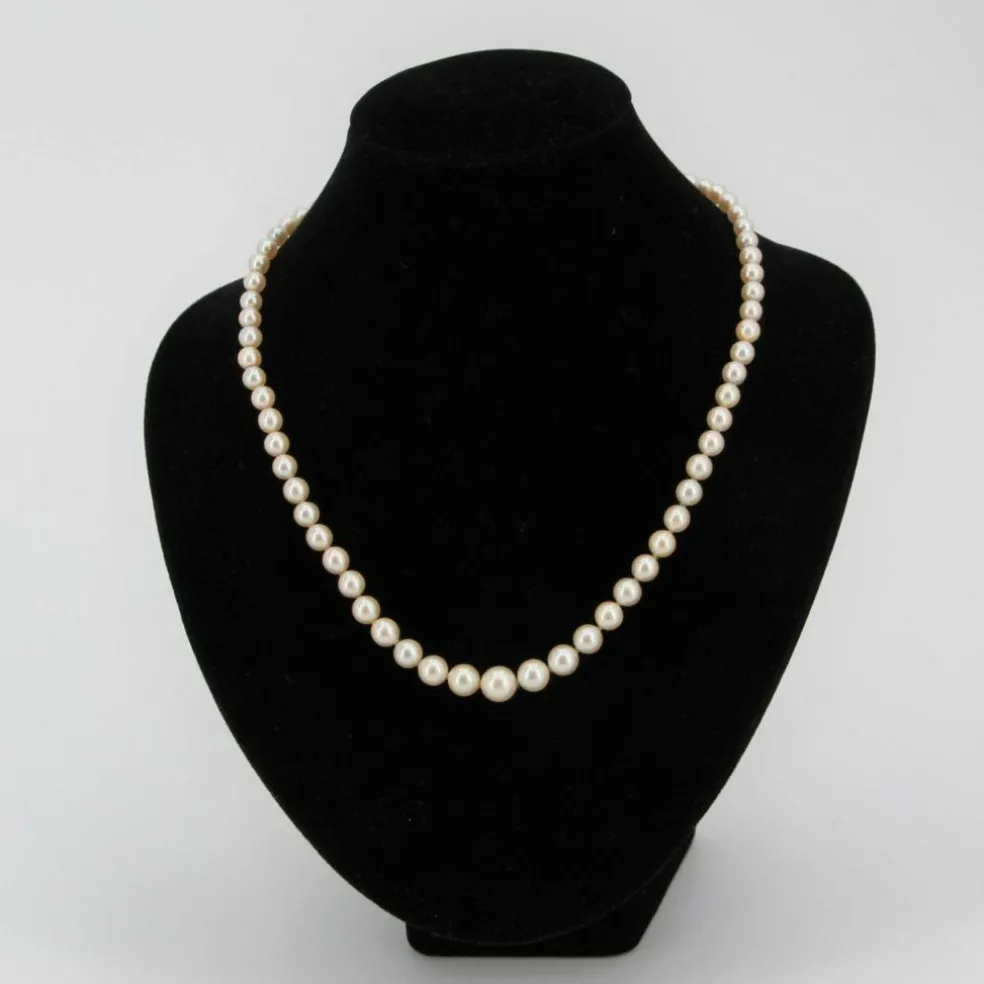 Collier de perles de culture en chute