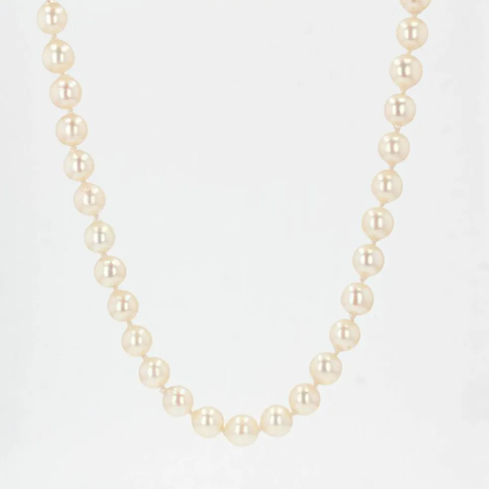 Collier de perles de culture baroque et son fermoir ancien