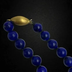 Collier de perles de lapis-lazuli raffiné