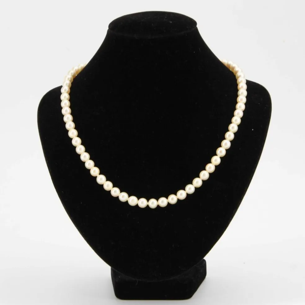 Collier de perles dit choker