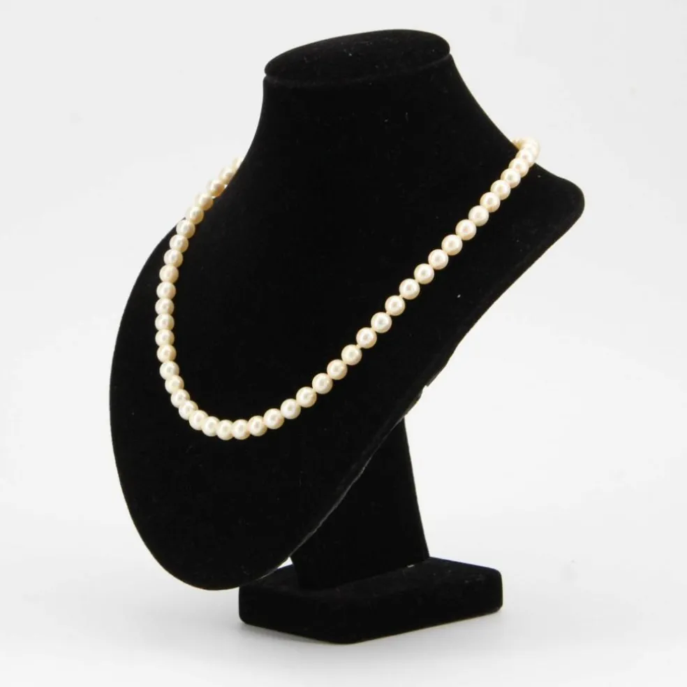 Collier de perles dit choker