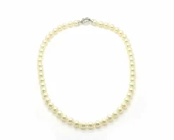 Collier de perles du Japon avec fermoir en or blanc