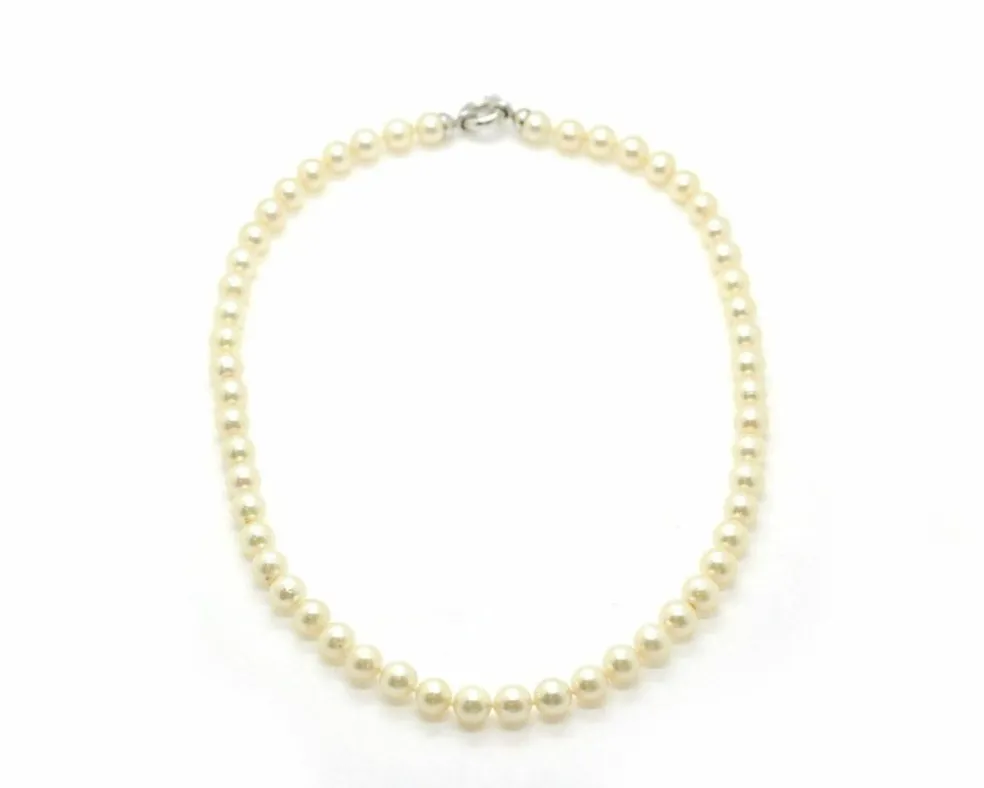 Collier de perles du Japon avec fermoir en or blanc