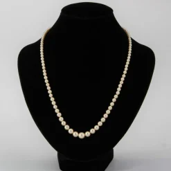 Collier de perles en chute et son fermoir diamants