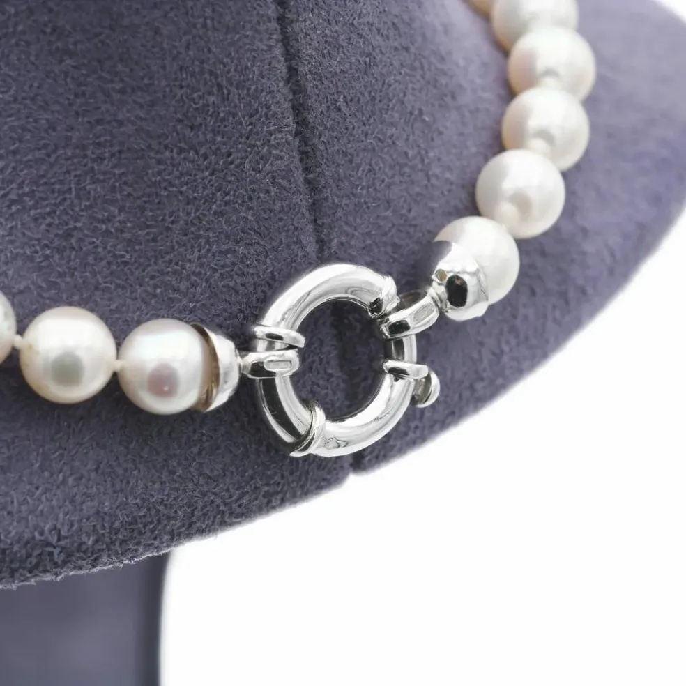 Collier de perles japonaises avec fermoir en or blanc