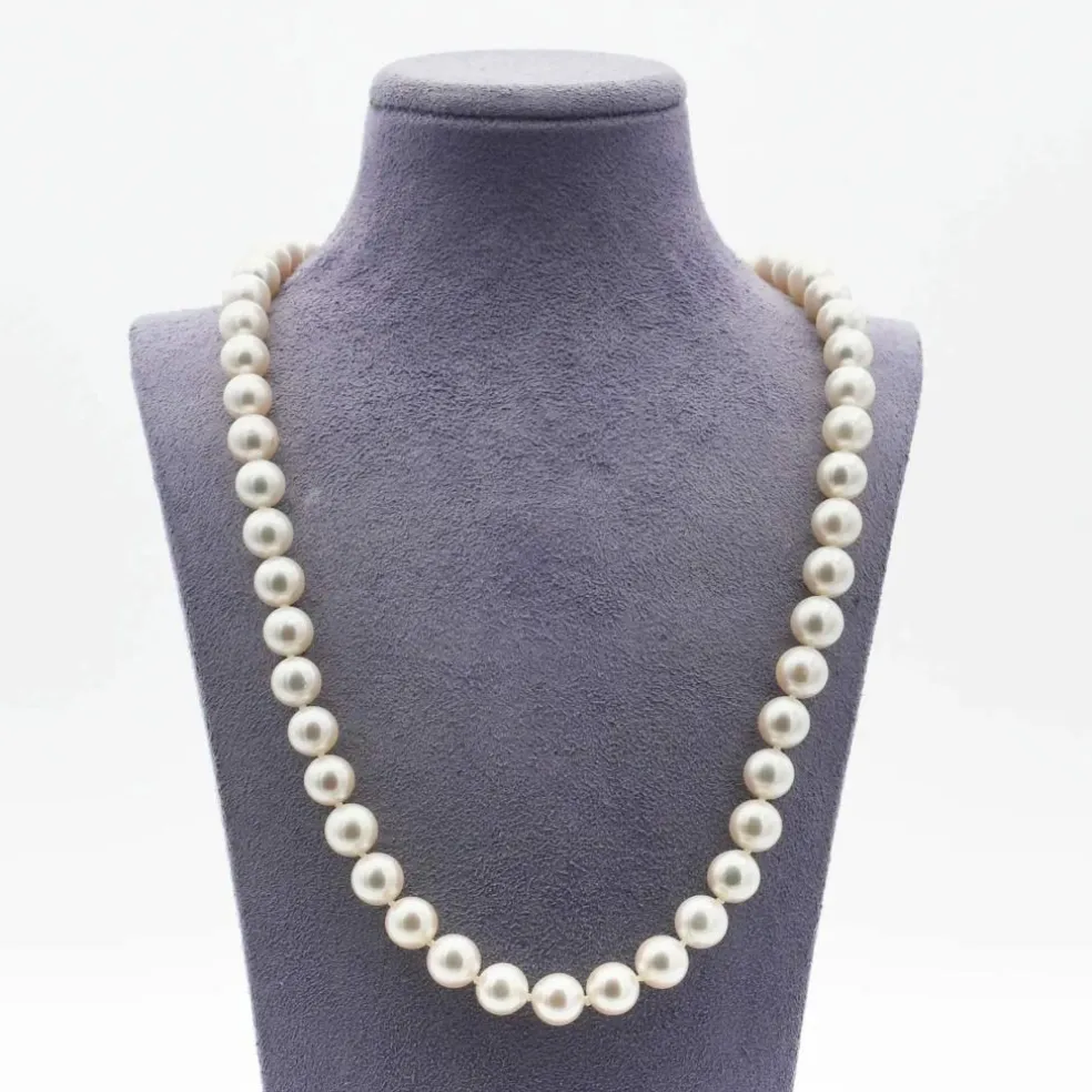 Collier de perles japonaises avec fermoir en or jaune