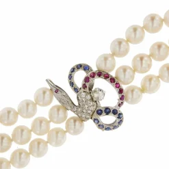 Collier de perles trois rangs